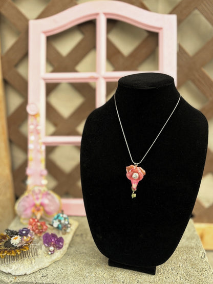 Snapdragon pendant & chain