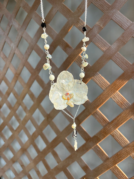 Black & White Orchid Collar