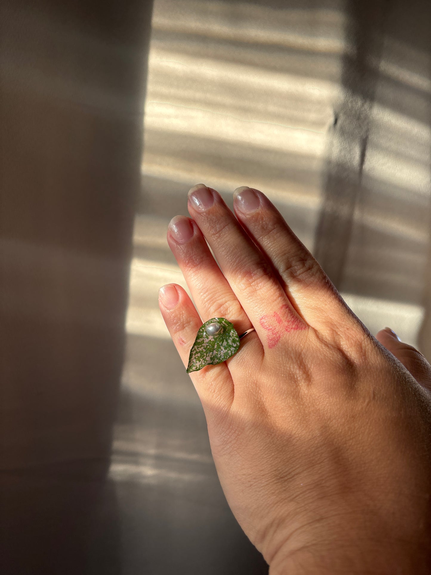 Polka Dot Leaf Ring ✨