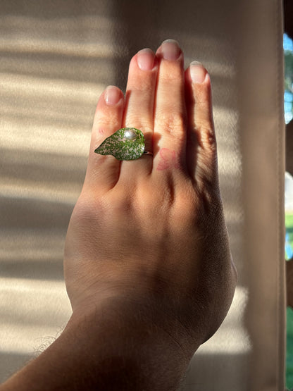 Polka Dot Leaf Ring ✨