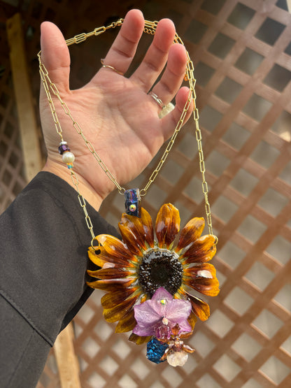 Collar de girasol & orquídeas