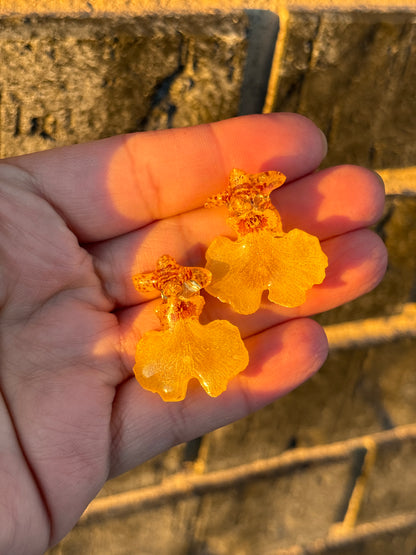 Dancing Lady Stud Earrings ✨💃🏼