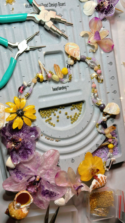 Maximalist collar 🌿🌸🐚