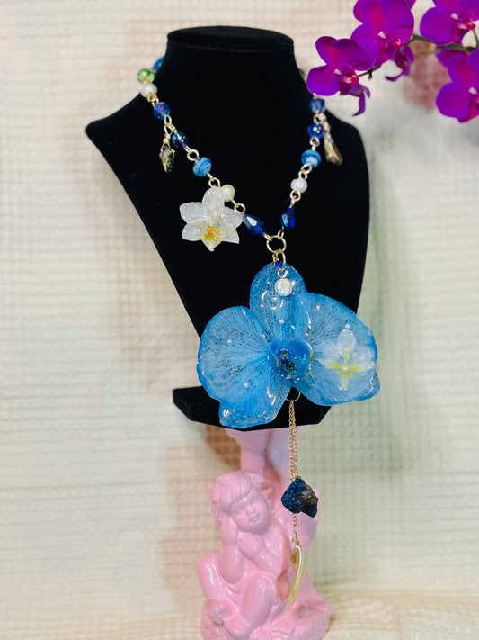 Blue & White Orchid Collar