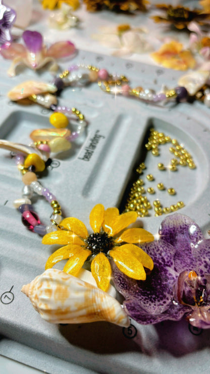 Maximalist collar 🌿🌸🐚