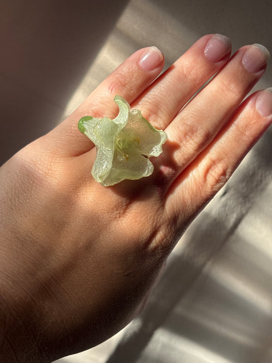 White Snapdragon Ring ✨